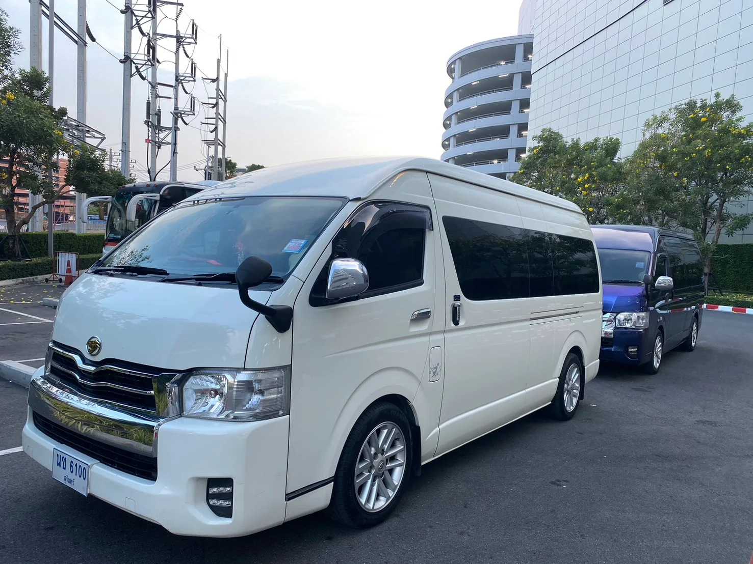 3. ปลอดภัย 100% มีใบขับขี่ถูกต้อง